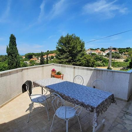 Apartment Pinoapplosinj Veli Losinj Bagian luar foto