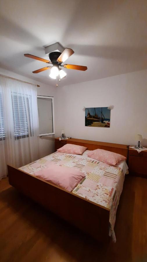 Apartment Pinoapplosinj Veli Losinj Bagian luar foto