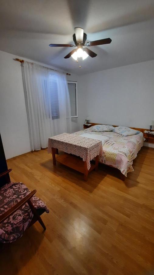 Apartment Pinoapplosinj Veli Losinj Bagian luar foto