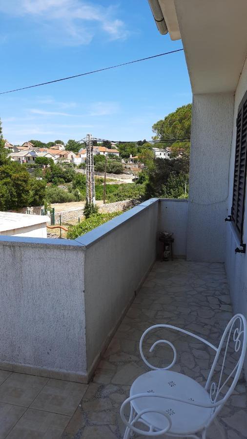 Apartment Pinoapplosinj Veli Losinj Bagian luar foto